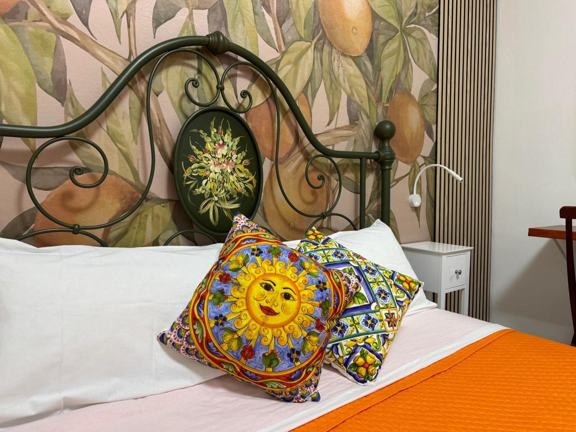 Orange Lemon Garden Apartment